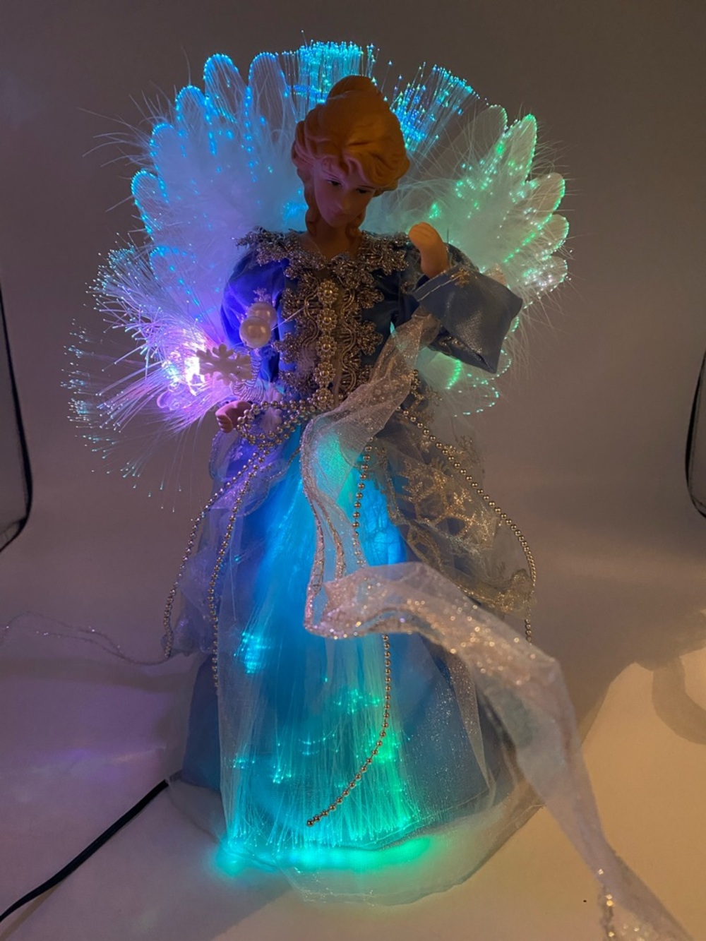 Fiber Optic Angel Christmas Tree Topper Color Change Continuous 13” Ceramic Face - Picture 2 of 7